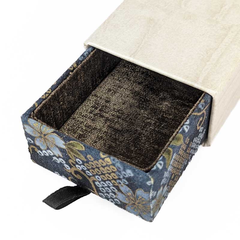 Cream & Blue Pull Dice Box