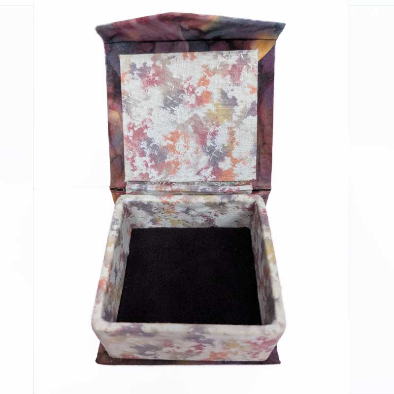 Mini Multicolor Dice Box with Magnetic Closure