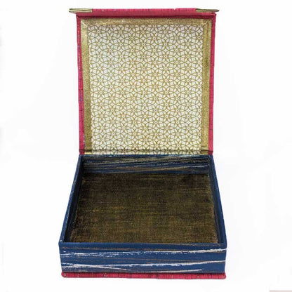 Magenta Magic Dice Box with Magnetic Closure